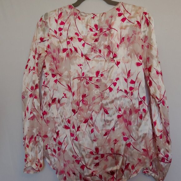 White House Black Market pink and white floral flowy top size 2 - Picture 2 of 8